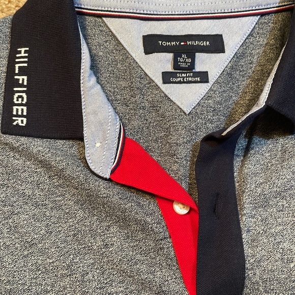 Tommy Hilfiger Polo with Embroidered Patch XL - Picture 3 of 7